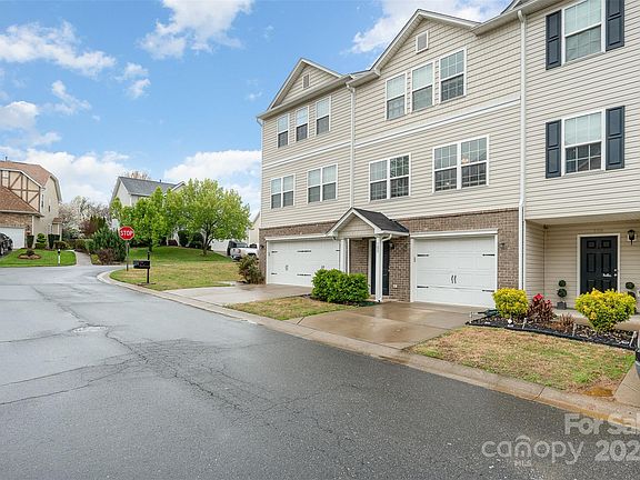 2nd image of 105 Langhorne Dr