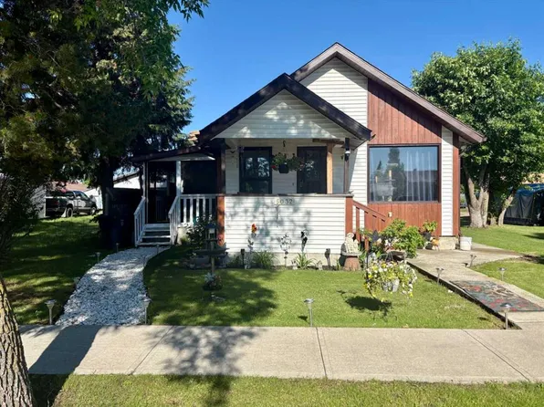 5032 E 48th St, Mannville, AB T0B 2W0