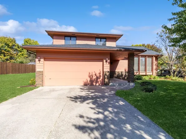 1021 Oklahoma Dr, Ames, IA 50014