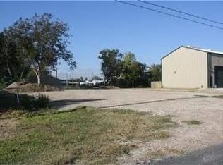 809 Grand Ave, Bacliff, TX 77518