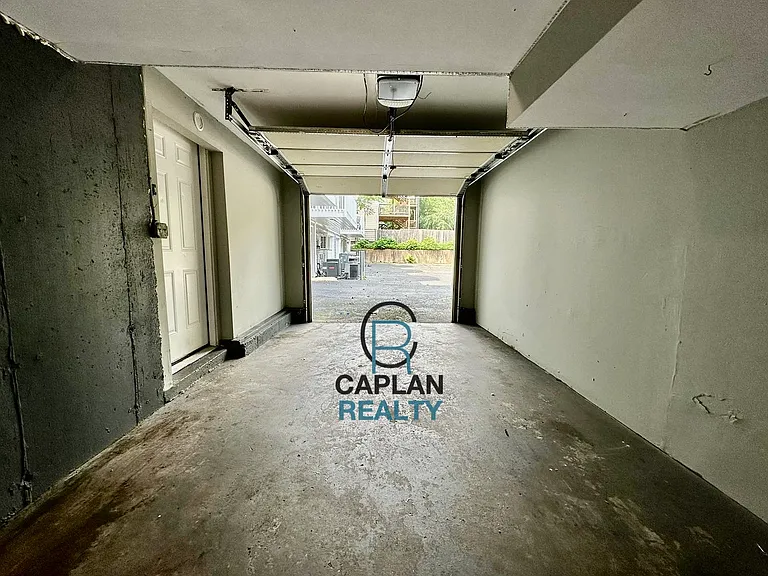 527 East St #1 — Photo 18