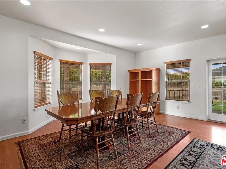 220 Hans Pl — Photo 12