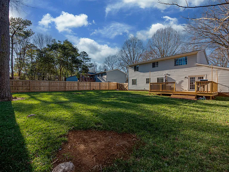 616 Sweetgum Ln — Photo 40