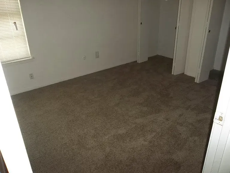 1512-1518 Primrose Ln — Photo 9