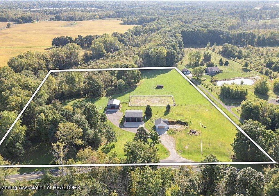 1st image of 4780 Round Lake Rd