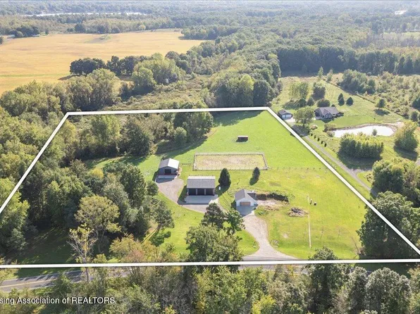 4780 Round Lake Rd, Laingsburg, MI 48848