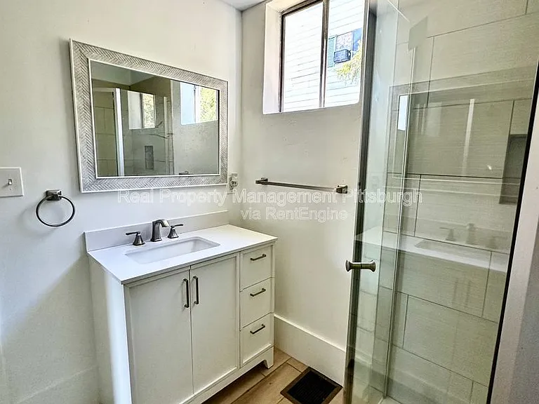 1379 Paulson Ave — Photo 10