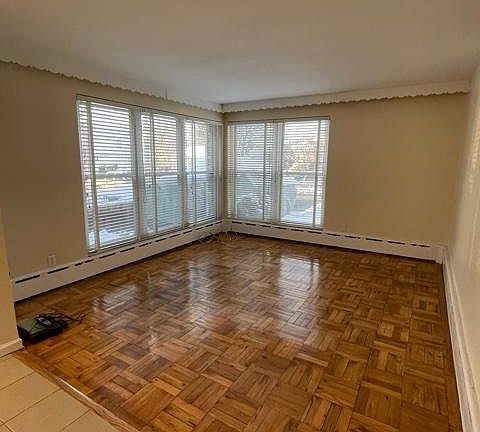 2nd image of 70 Pell Pl #1