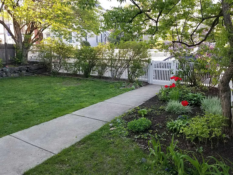 Green St — Photo 2