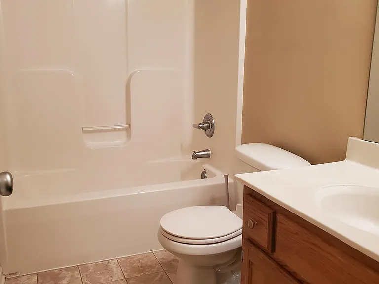 425 Hawthorne Blvd #2 — Photo 11