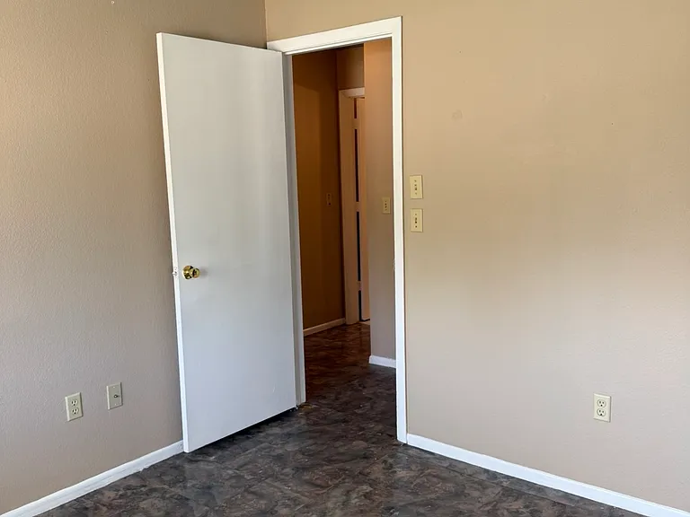 2781 Greendale Rd — Photo 13