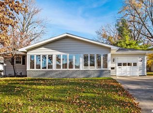 501 Wilshire Dr, Washington, IL 61571