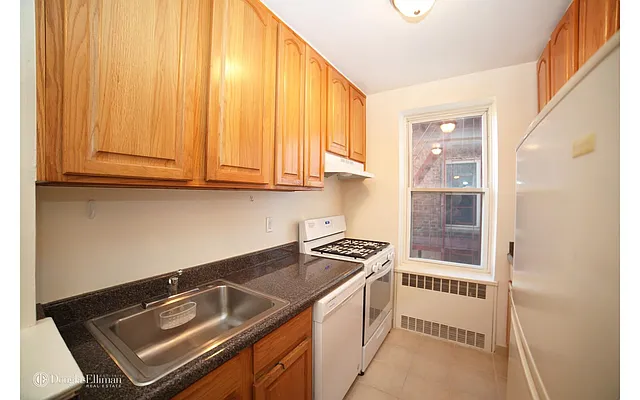 Rented by Douglas Elliman | media 10