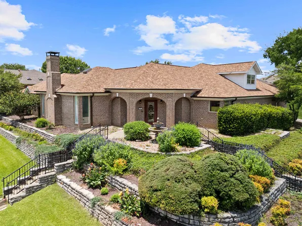 30 Woodland Dr, Longview, TX 75605