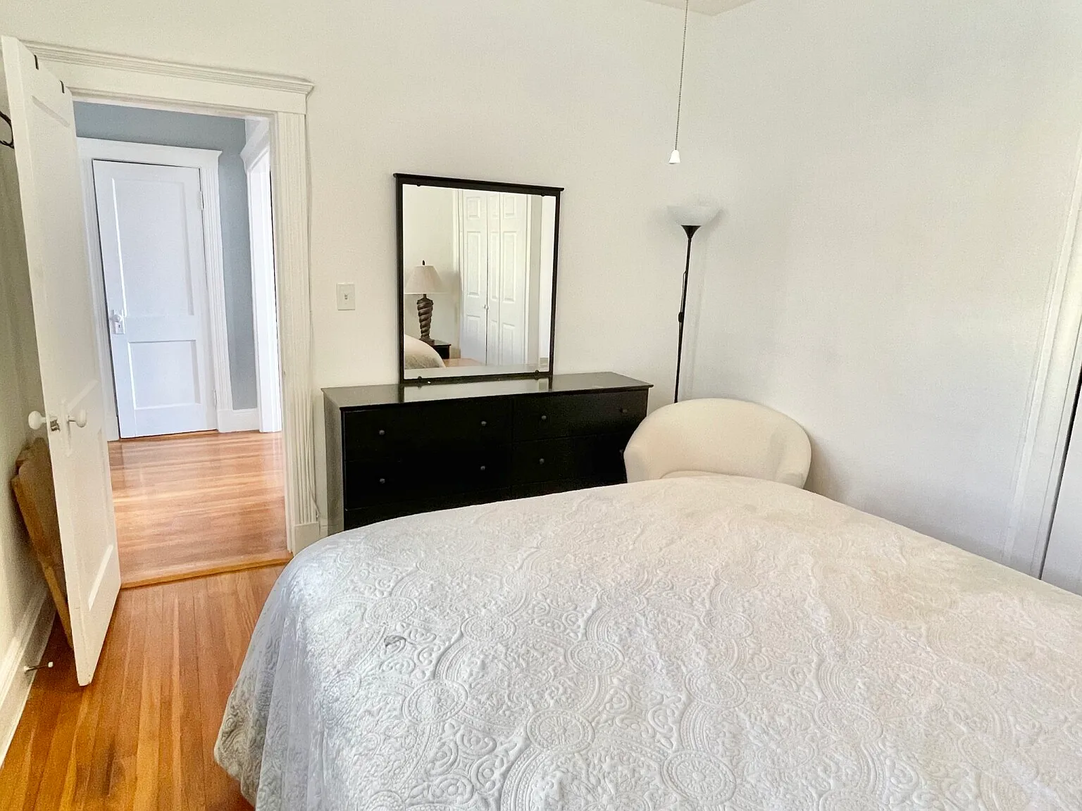 2 bed, 1.0 bath, 700 sqft, $3,000 — Photo 4