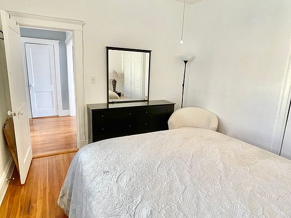 4th image of 35 Mount Hood Rd APT 10