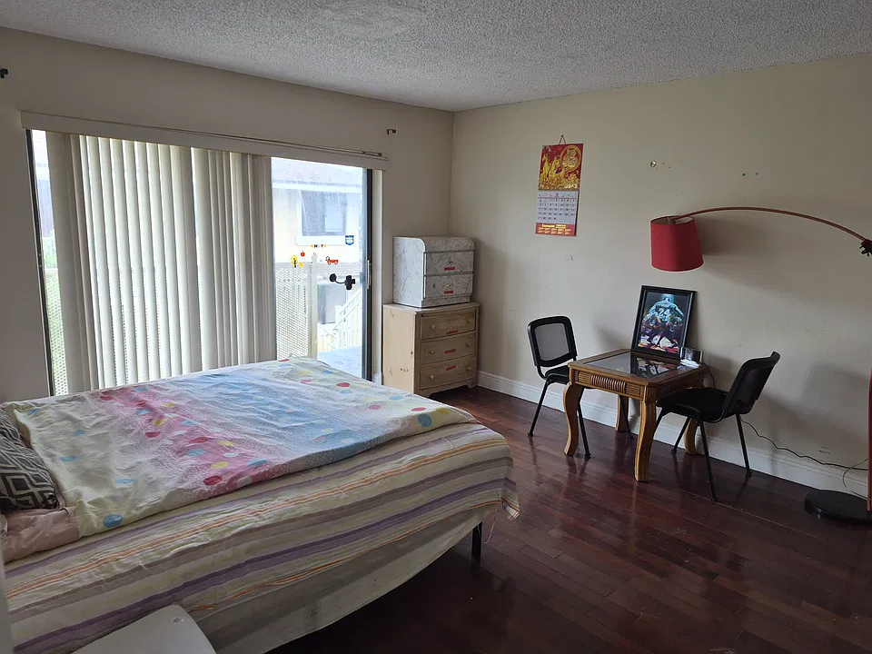 530 NW 214th St #205
