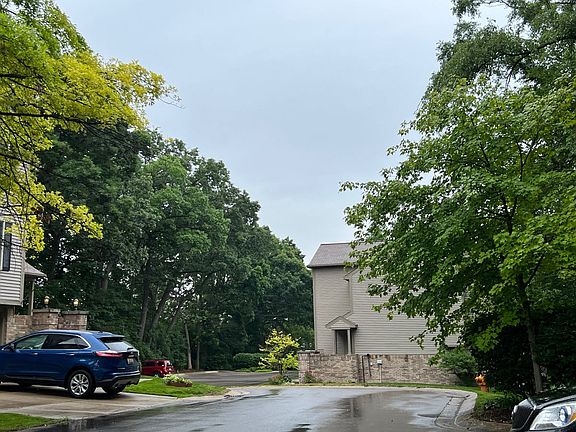 5th image of 7072 Colonial Oaks Dr #1
