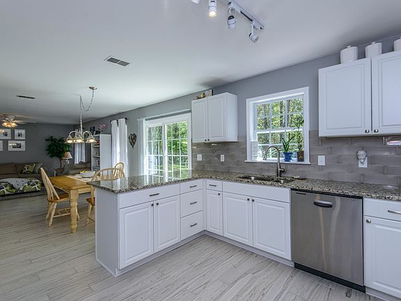 5th image of 107 Teakwood Ct