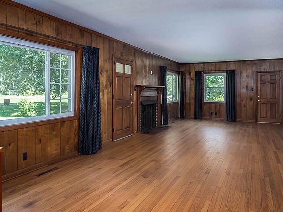 Large living room and dining room comb