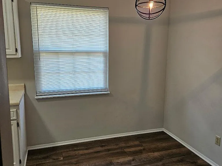 2146 Tanglewood Ave #E — Photo 2
