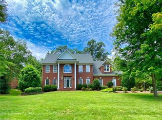 300 Winrow Dr, Jamestown, NC 27282