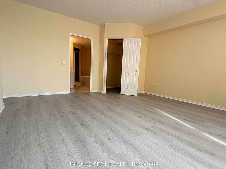 7398 Yonge St #311 — Photo 6