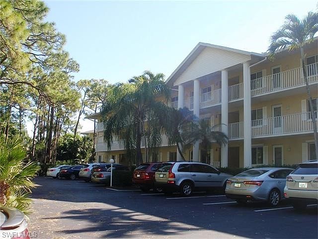 Welcome to Sandpiper Bay Club ... located Royal Harbor just 5 minutes to 5th Avenue and the beach.