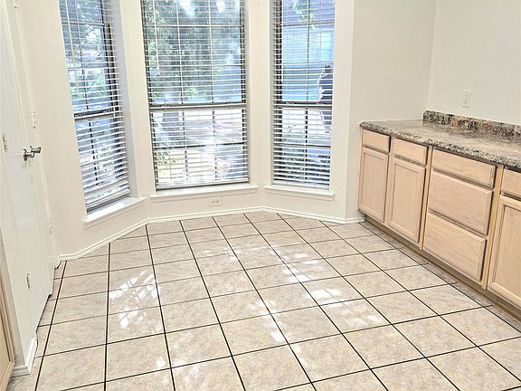 4th image of 2633 Trabuco Canyon Rd