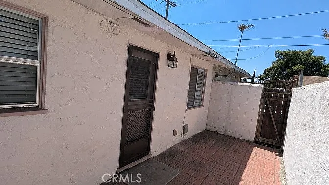 209 N Florence St — Photo 16