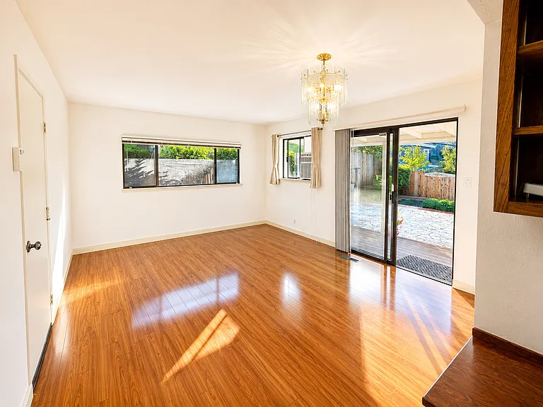 1384 Vista Grande — Photo 2