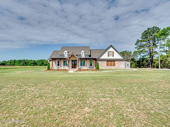 3rd image of 901 Sharon Rd