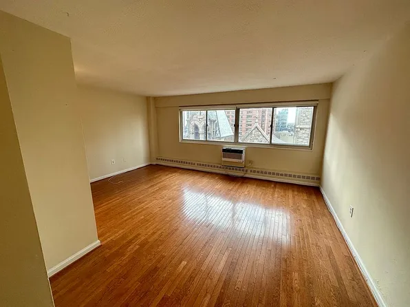 2101 Chestnut St APT 914, Philadelphia, PA 19103