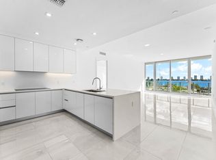 220 Lake Shore Dr #304, West Palm Beach, FL 33403