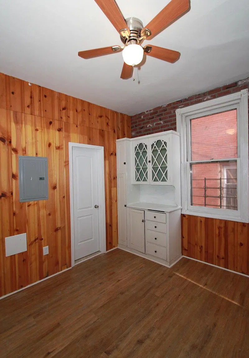 4328 Pine St — Photo 4