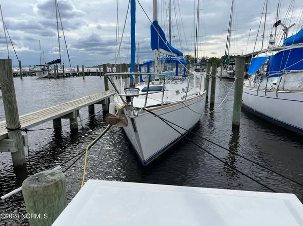 516 Water Street #B8, Oriental, NC 28571