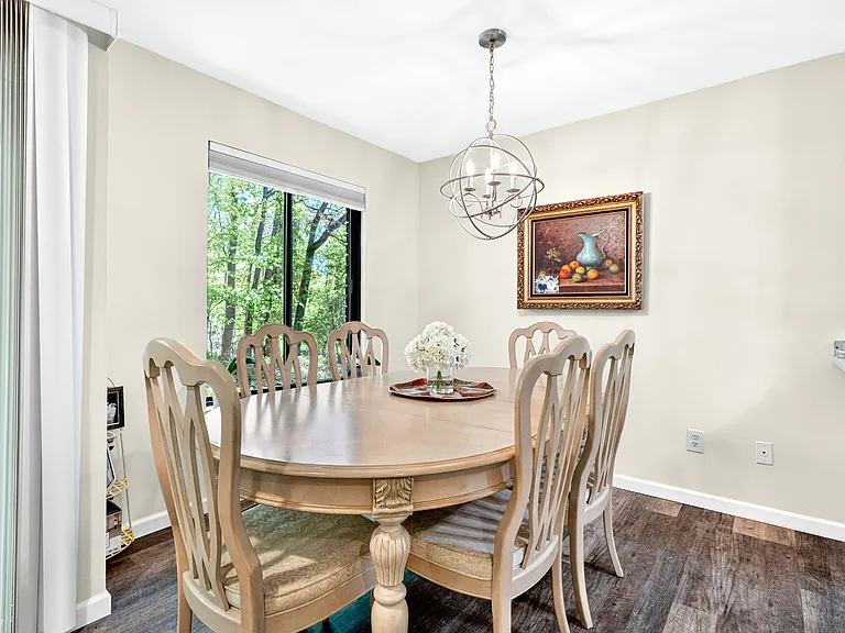 138 Indian Hollow Ct — Photo 19