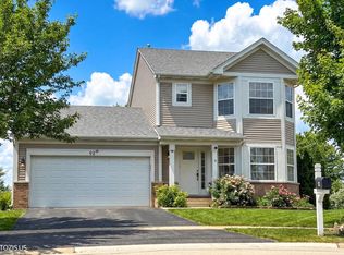 92 Kenilworth Ct, Romeoville, IL 60446