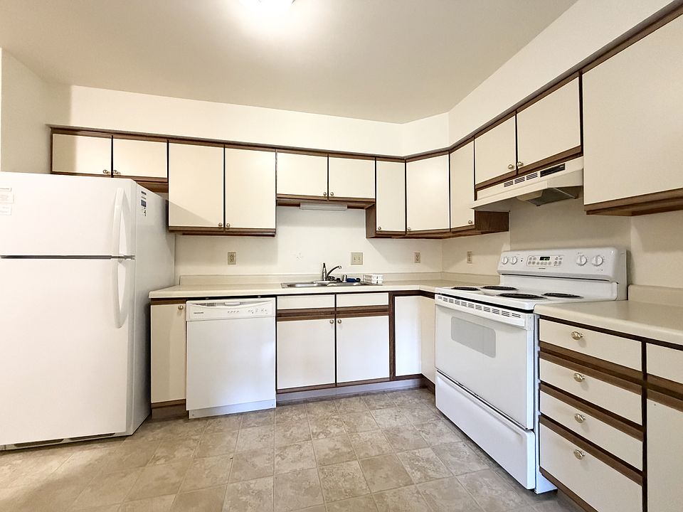 1st image of 913 Acewood Blvd #102