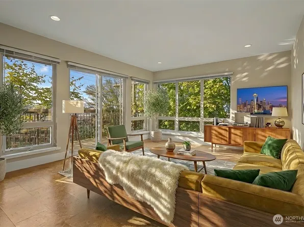 500 5th Ave W #303, Seattle, WA 98119