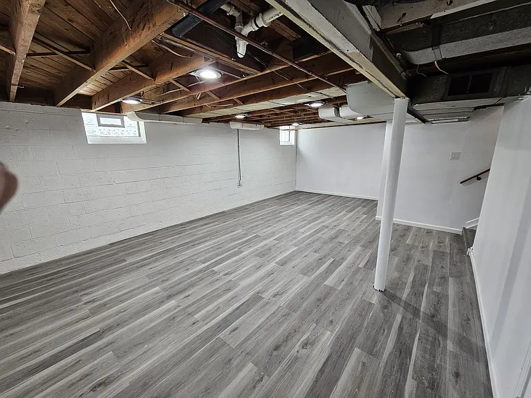 2901 Hubbard St — Photo 16