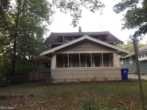 2nd image of 2211 Coffeen St #2217