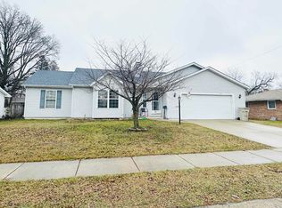 206 Parkwood Ln, South Bend, IN
