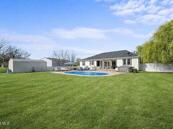 2nd image of 30348 Lemoyne Rd