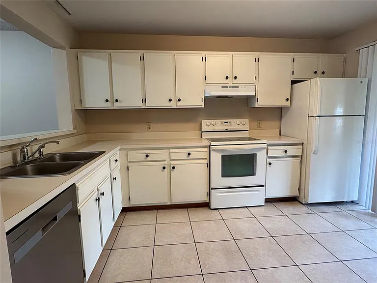 5100 Burchette Rd #1201 — Photo 9