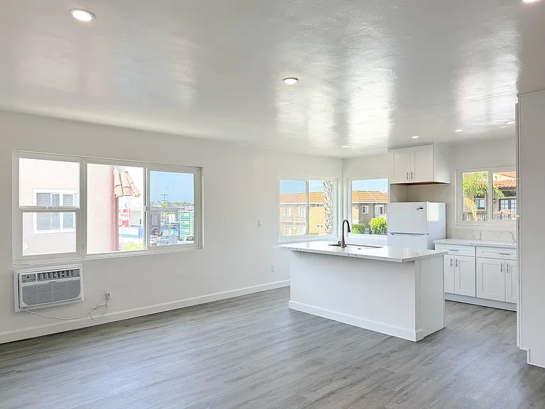 4427 Estrella Ave — Photo 22