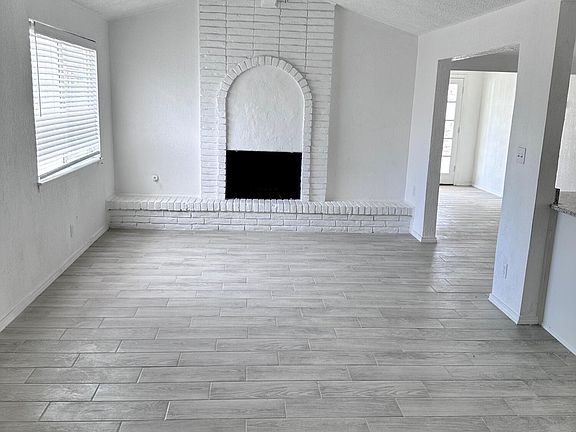 3rd image of 10473 Seawood Dr