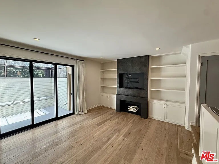 853 Larrabee St #6 — Photo 23
