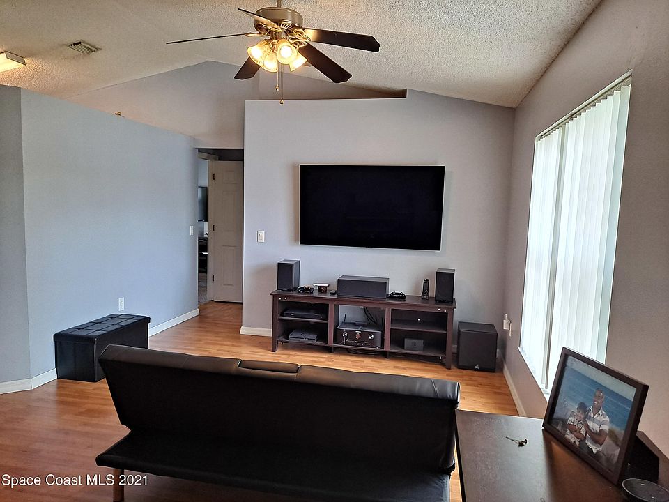 2nd image of 1351 Island Ave NW #42