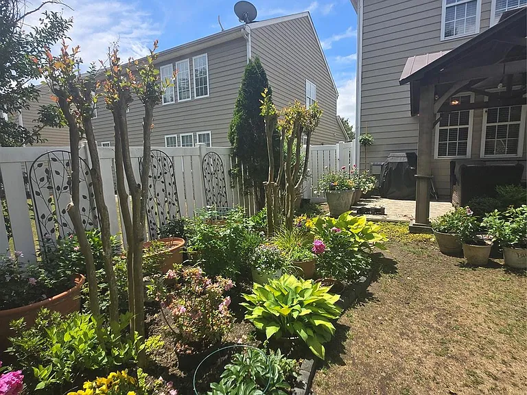 6503 Manitoba Ln — Photo 29